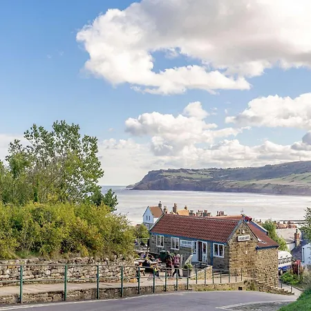 3 Bed In Robin Hoods Bay 89568