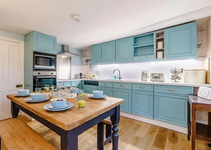 3 Bed In Whitby Oc-89568 *